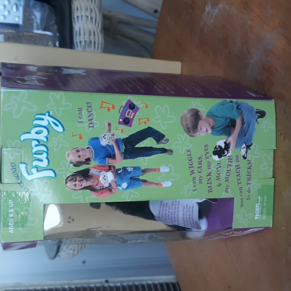 Furby 70-800 Electronic Interactive Toy - Picture 2 of 6